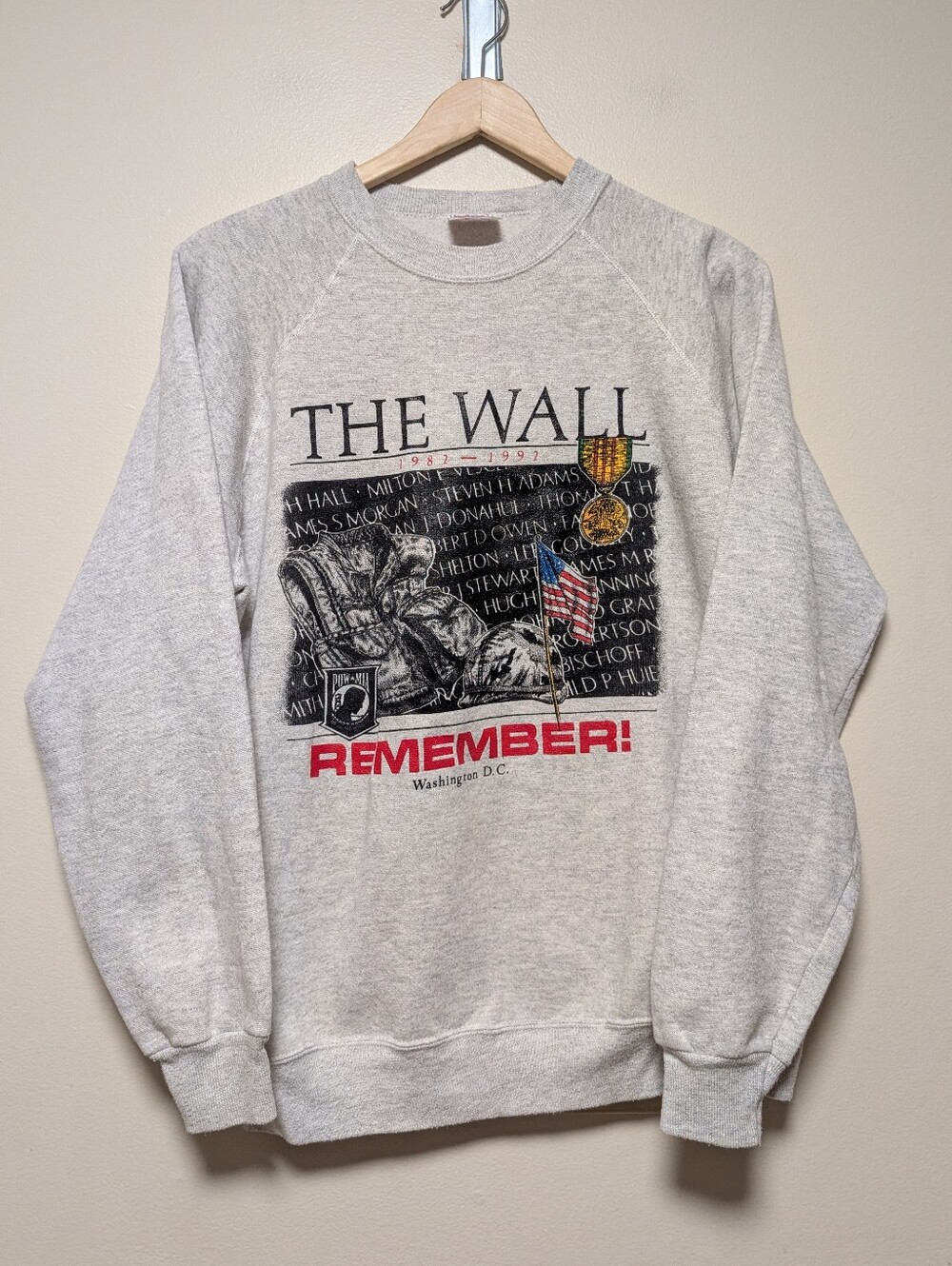 Vintage 1992 Hanes Vietnam Veterans Memorial The Wall Sweatshirt Large USA